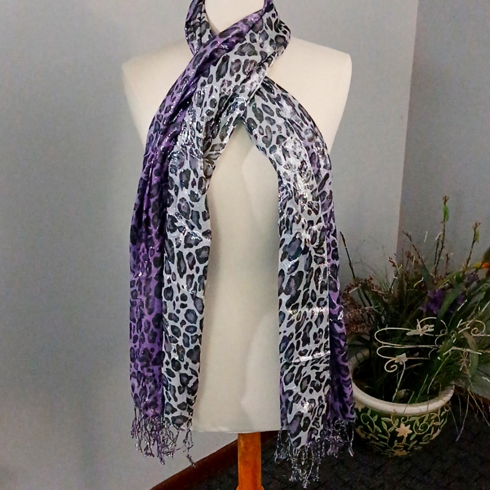 Large Leopard Scarf